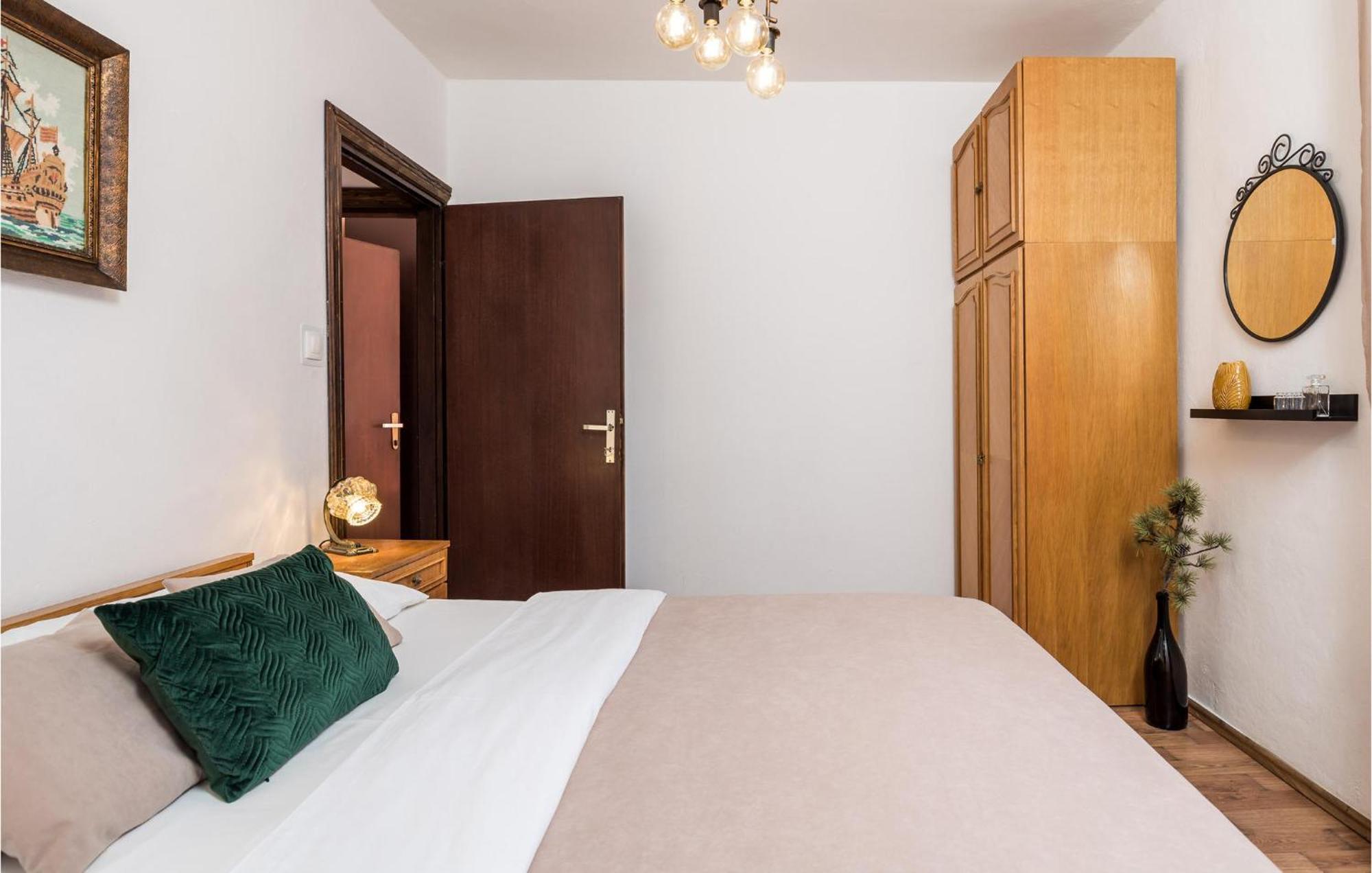 4 Bedroom Awesome Apartment In سفيتي يوراي المظهر الخارجي الصورة